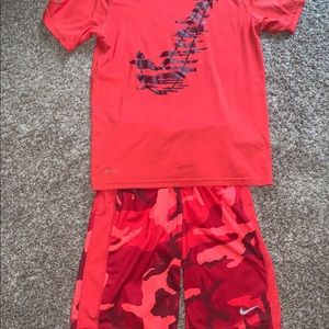 nike youth drifit shirt Lg and Med shorts GUC